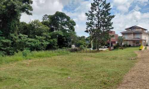Terreno amplo, localizado em um dos melhores condomínios de Vargem Grande Paulista!
