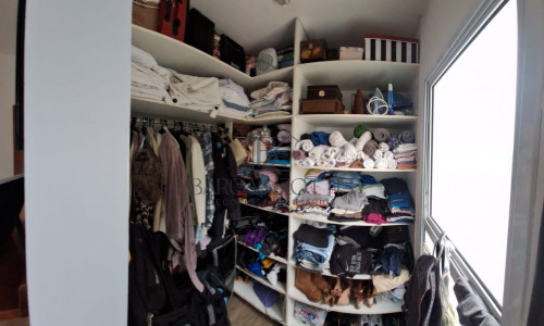 Sobrado moderno, de 224m² em condomínio fechado!!