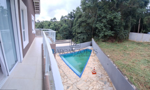 Sobrado moderno, de 224m² em condomínio fechado!!