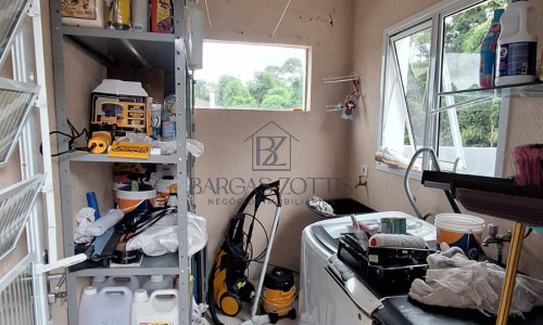 Sobrado moderno, de 224m² em condomínio fechado!!