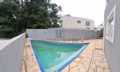 Sobrado moderno, de 224m² em condomínio fechado!!