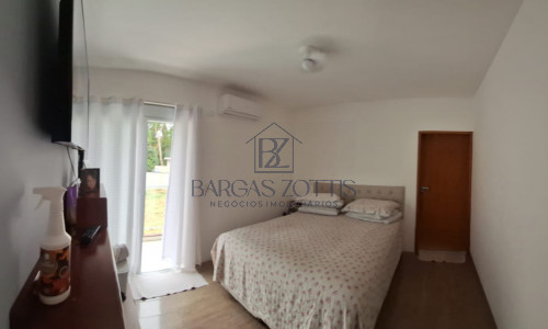 Sobrado moderno, de 224m² em condomínio fechado!!