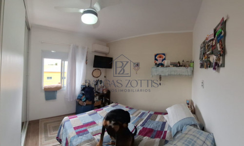 Sobrado moderno, de 224m² em condomínio fechado!!