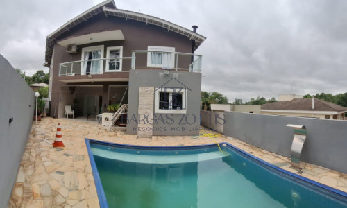 Sobrado moderno, de 224m² em condomínio fechado!!