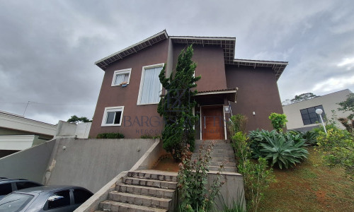 Sobrado moderno, de 224m² em condomínio fechado!!