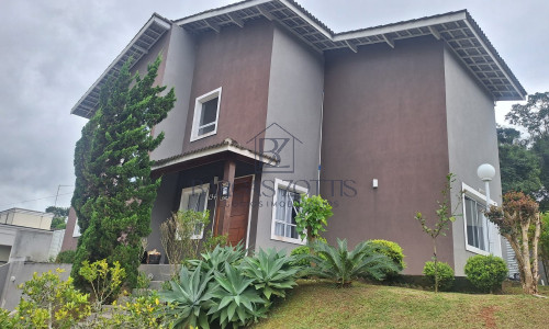 Sobrado moderno, de 224m² em condomínio fechado!!